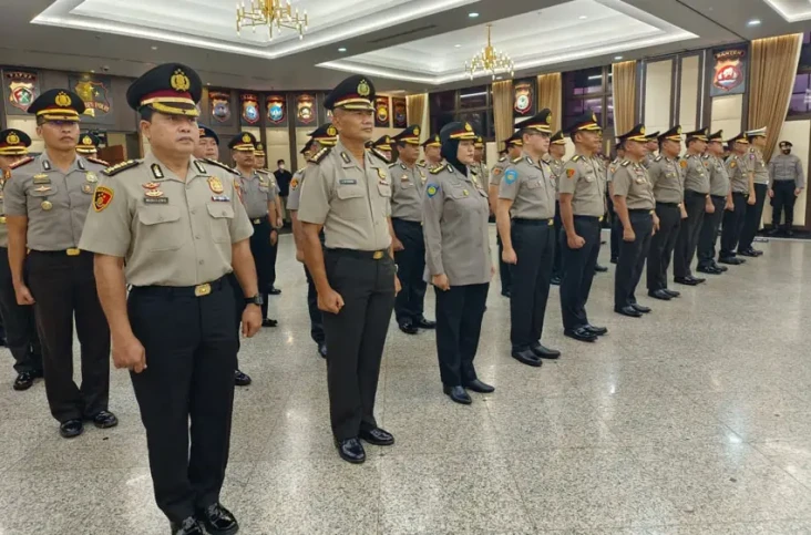 Polri Gelar Upacara...