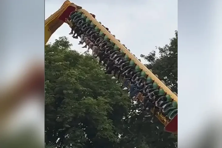 Viral Wahana Tornado...