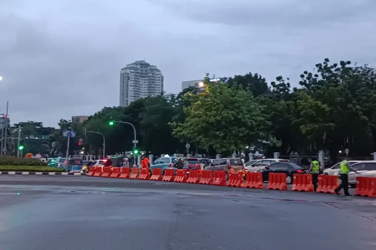 Jelang Tahun Baru 2023,...