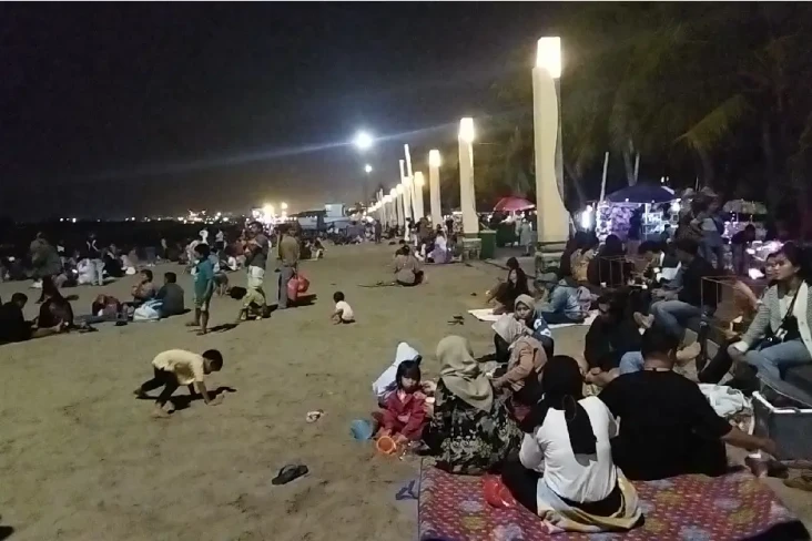Jelang Tahun Baru, Ribuan...