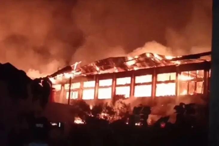 SMK 2 Pariaman Terbakar,...