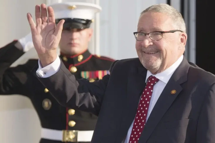 Profil Guy Scott, Presiden...