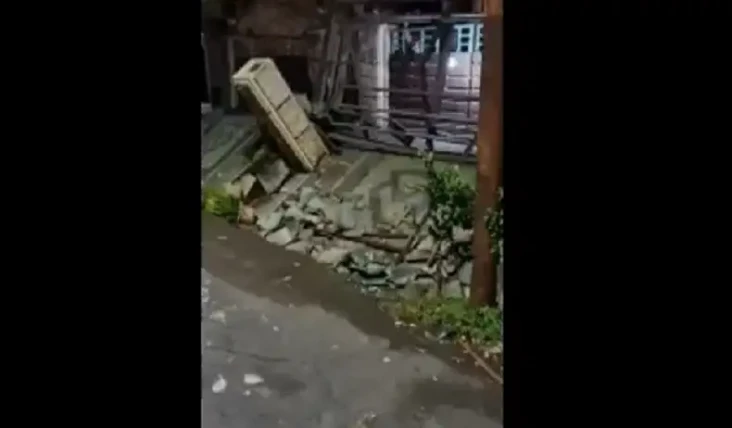 Viral Jalan di Surabaya...
