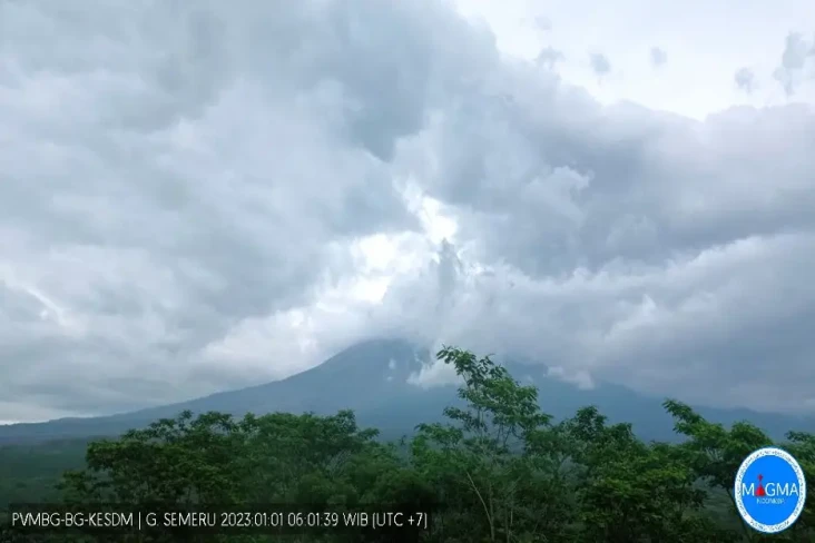 Tahun Baru 2023, Gunung...