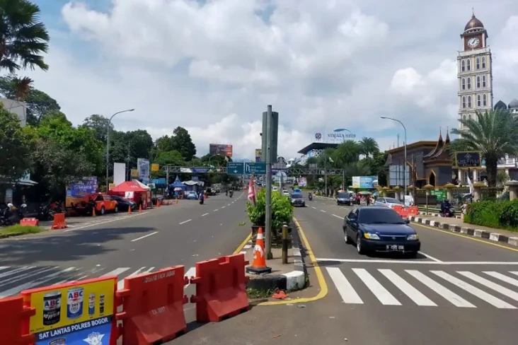Siang Ini Jalur Puncak...