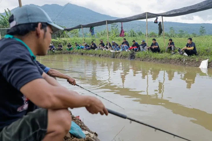 Sambut Tahun 2023, Relawan...