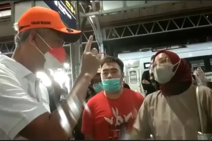 Ibu Hamil Ngamuk di...