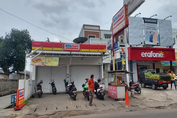 Minimarket di Kembangan...