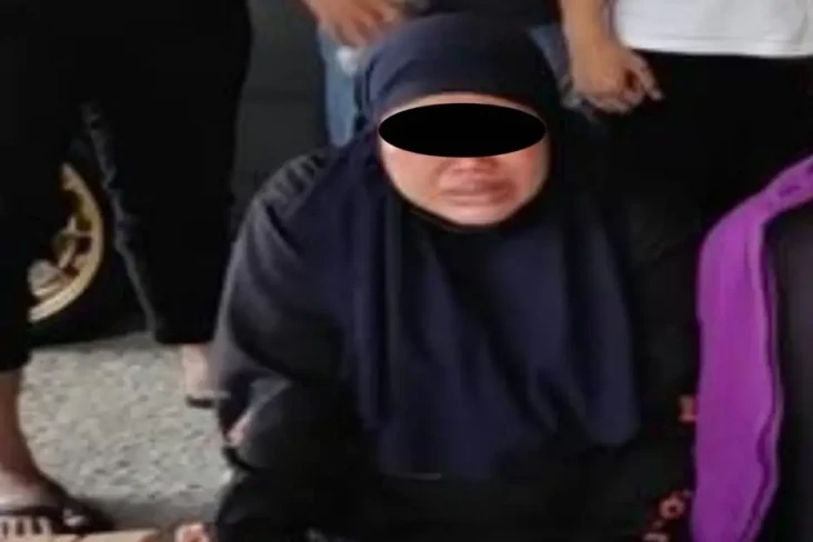 Selundupkan Gergaji...