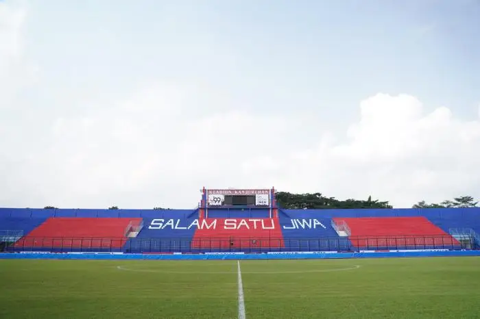 Arema FC Tinggalkan...