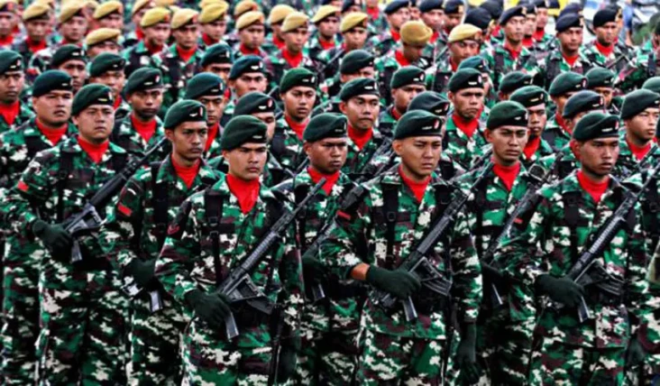 7 Prajurit TNI yang...