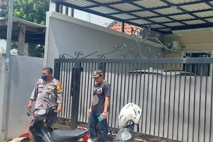 Bobol Rumah Kosong,...
