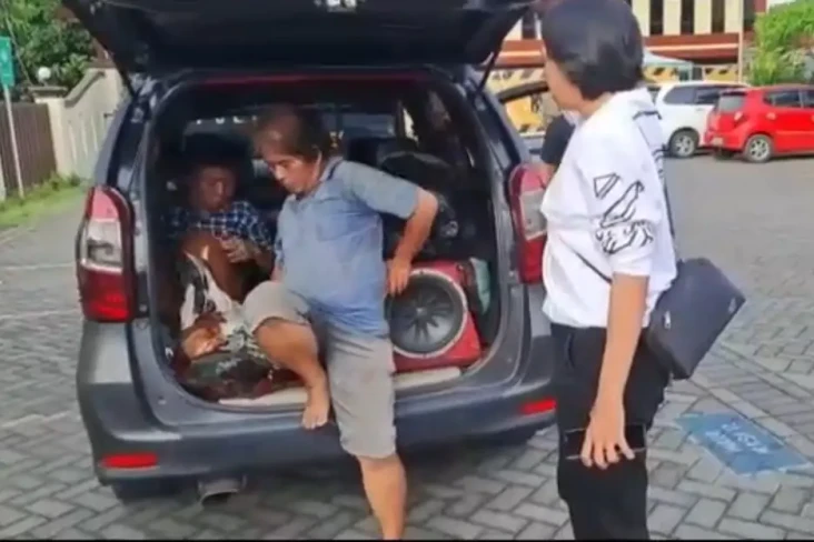 Aksi Perwira Polwan...