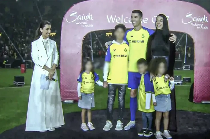 Georgina Rodriguez Tampil...