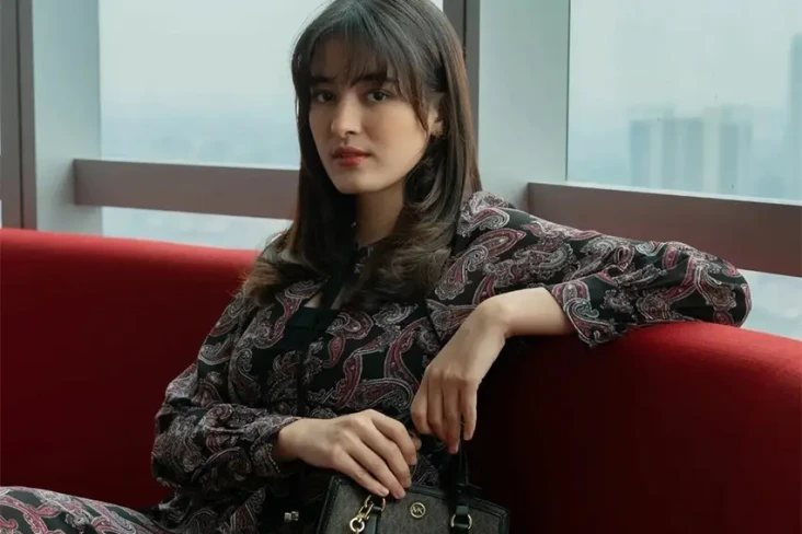 Mawar De Jongh Jadi...
