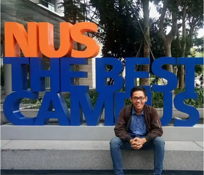 Keren, Lulusan Unesa...