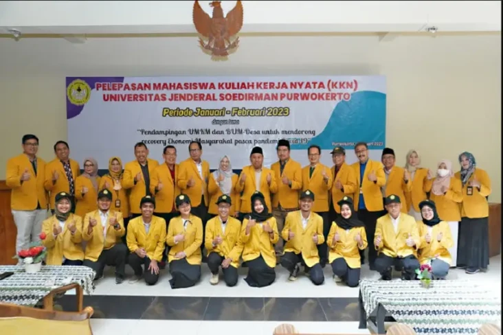 Ratusan Mahasiswa Unsoed...