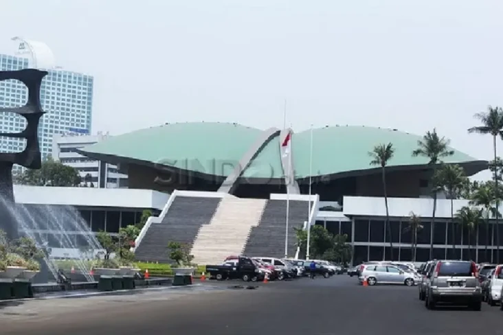 Anggota DPR Pertanyakan...
