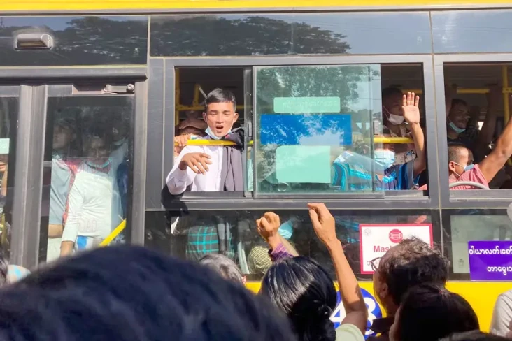 Junta Myanmar Bebaskan...