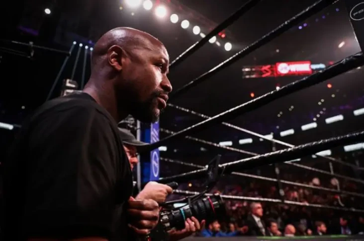 Floyd Mayweather Ditantang...