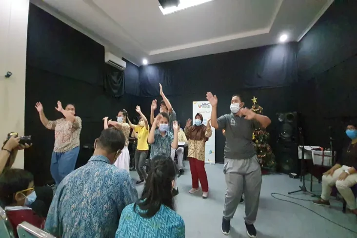 Rayakan Keceriaan Natal...