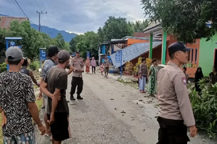 11 Rumah Rusak Diterjang...