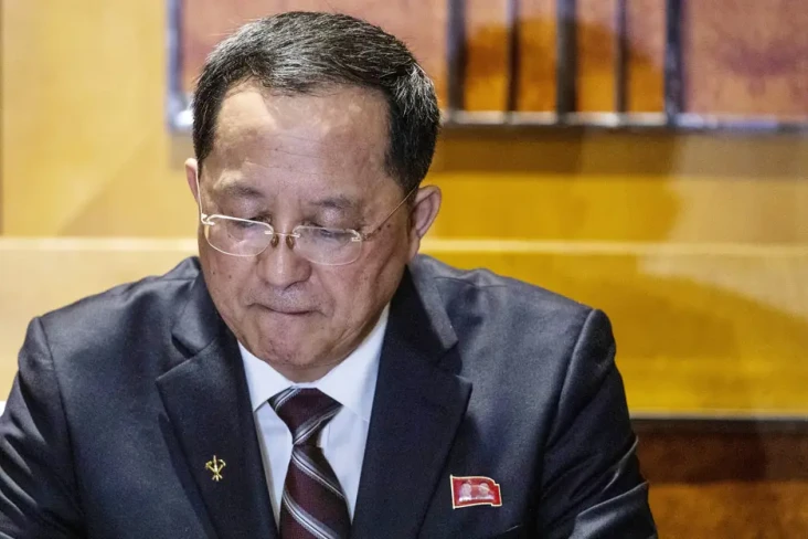 Nasib Eks Menteri Luar...