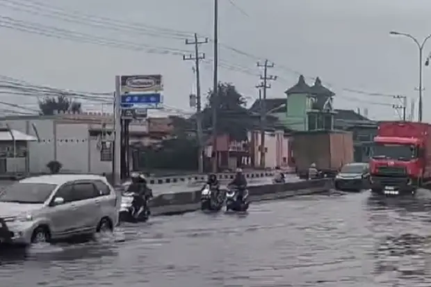 Banjir di Jalan Kaligawe...