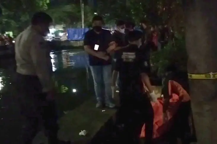 Pelaku Pembakar Pejalan...