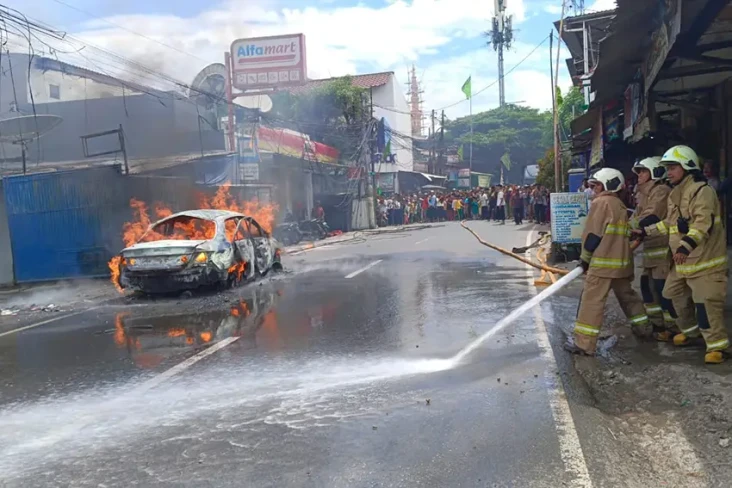 Tabung Gas Meledak,...
