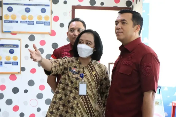 Kunjungi Imigrasi Jaksel,...