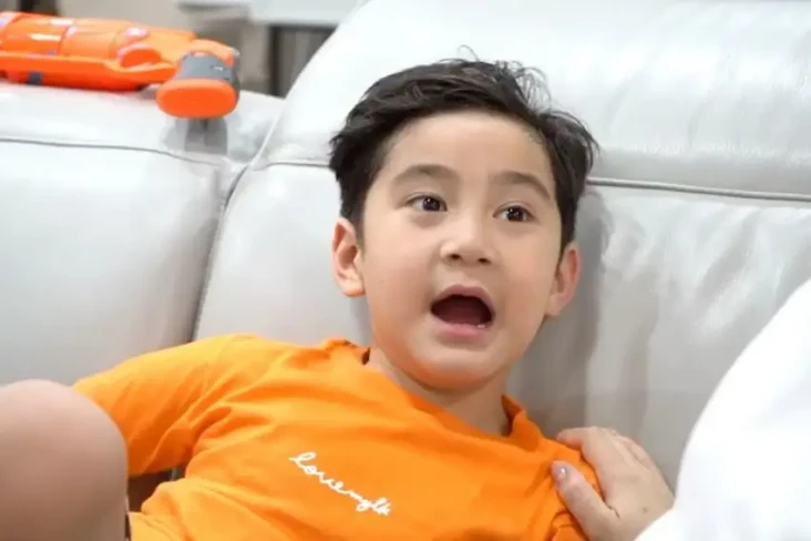 Pengin Punya Adik Kembar,...