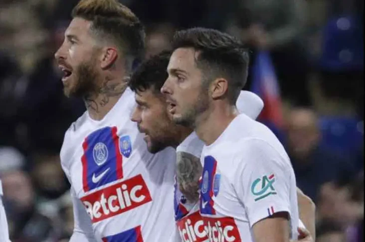 PSG Bungkam Chateauroux,...