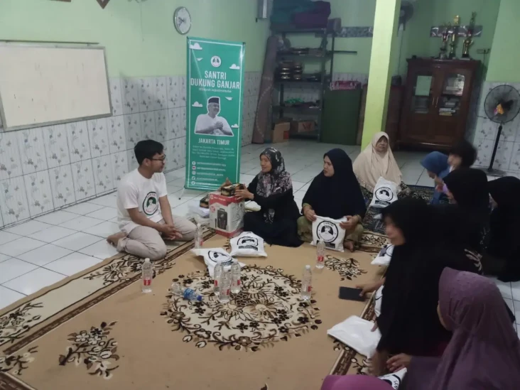 Santri Dukung Ganjar...