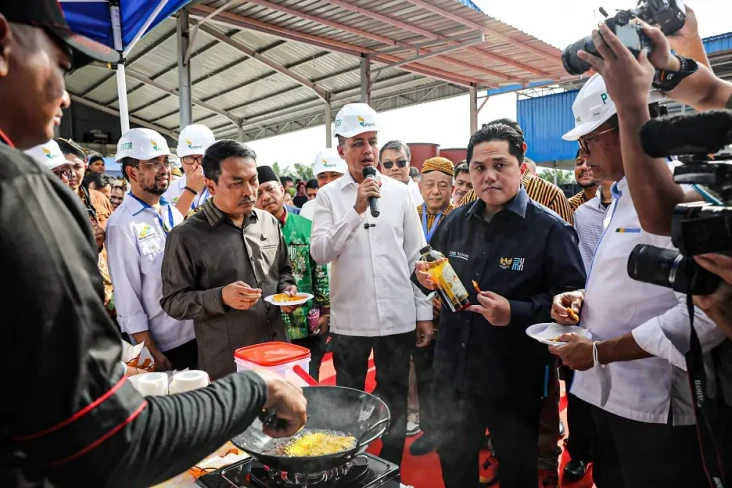 Pabrik Minyak Makan...
