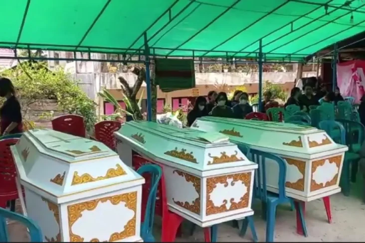 Tangis Pecah di Tana...