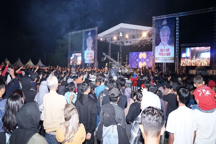 Relawan Kenalkan Ganjar...