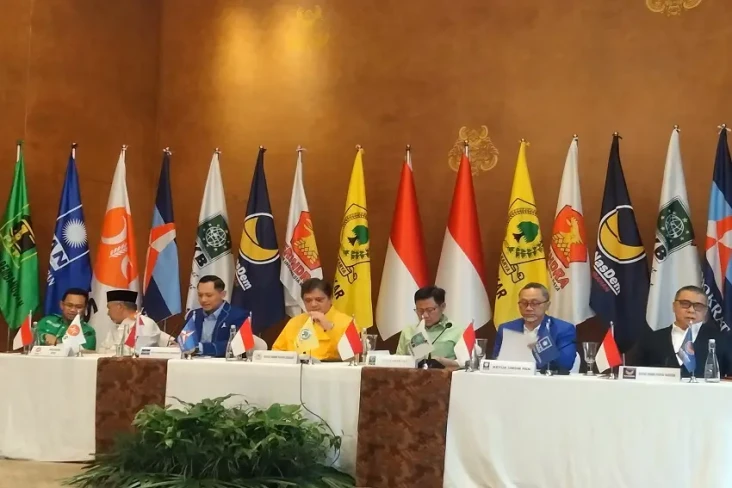 Golkar Inisiator Pertemuan...