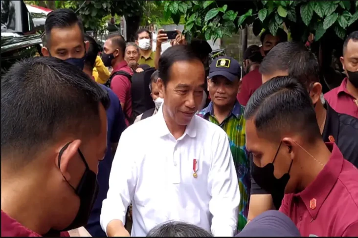 Kunjungi Pasar Sentul...
