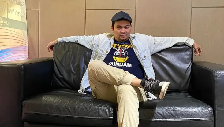 4 Artis yang Bantu Biaya...