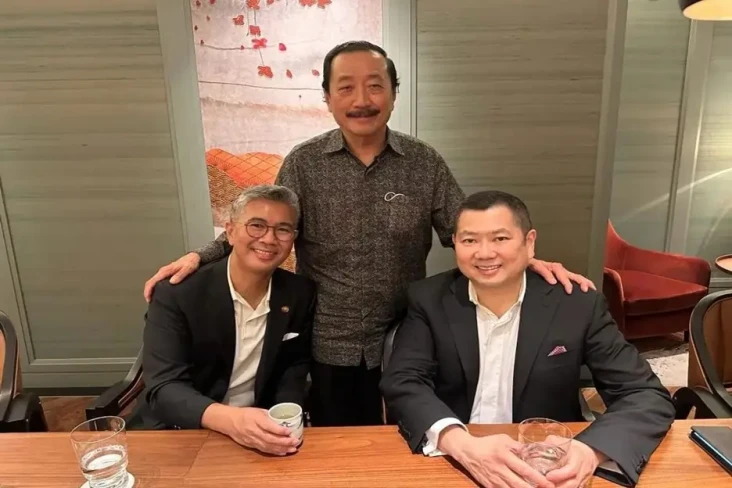Hary Tanoe Berdiskusi...