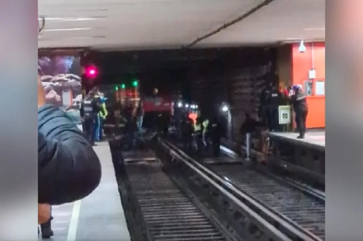 Tabrakan Kereta Metro...