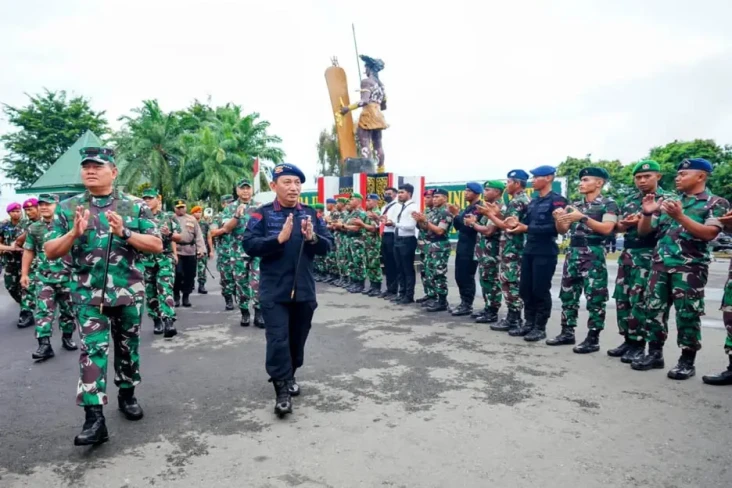 Kapolri: TNI-Polri Siap...