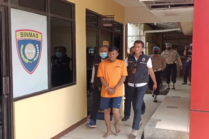 Cemburu Jadi Motif Ridwan...