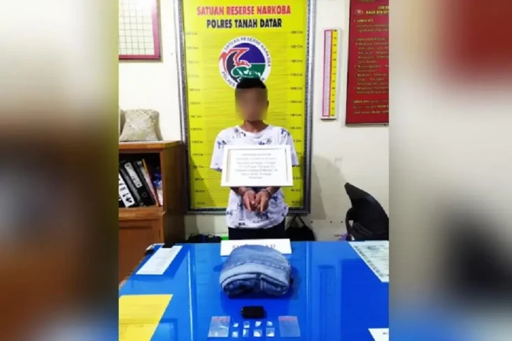 Panik Ditangkap Polisi,...