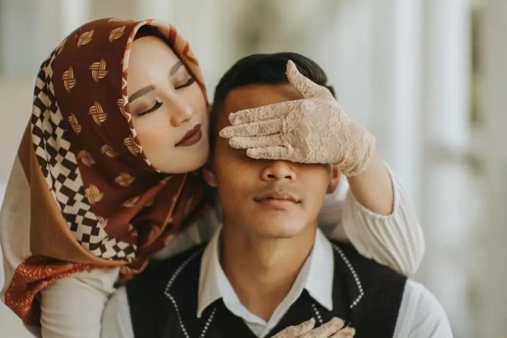 Profil Istri Rachmat...