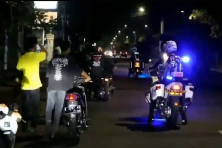 Kebut-kebutan Pakai...