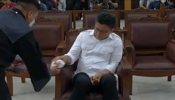 Ferdy Sambo Nangis sampai...
