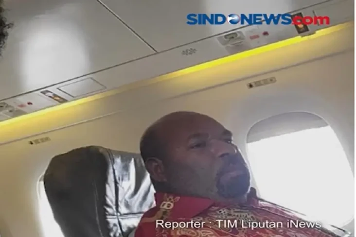 Tiba di Jakarta, Lukas...
