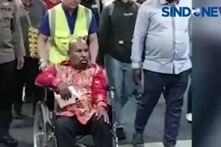 Lukas Enembe Tiba di...
